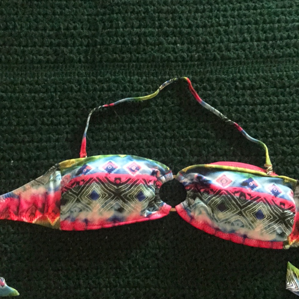 Bikini - Picture 4 of 7